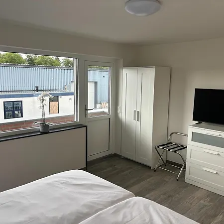 Serene With Need, Cleaning Included Apartment *