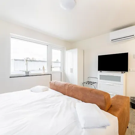 Serene With Need, Cleaning Included Apartment Landgraaf