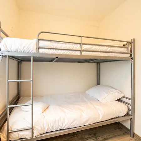 Serene With Need, Cleaning Included Apartment Landgraaf