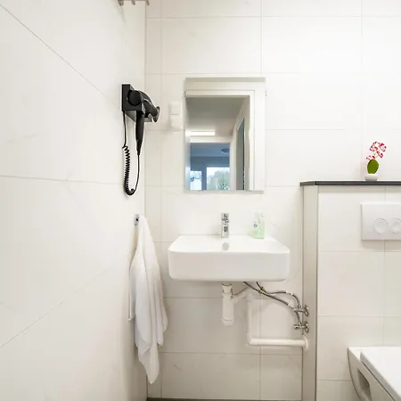 Serene With Need, Cleaning Included Apartment *