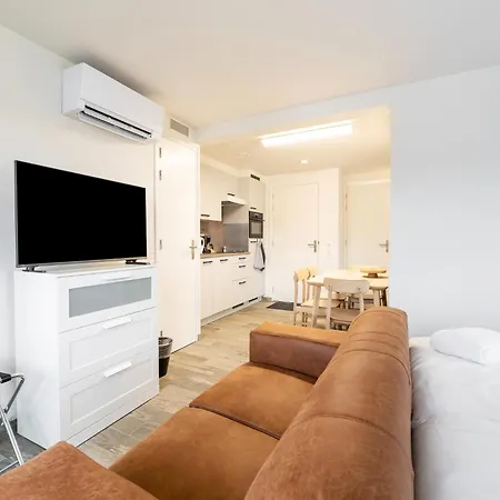 Apartment Serene With Need, Cleaning Included Landgraaf